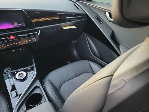 New 2026 Kia Niro Wind FWD image 11