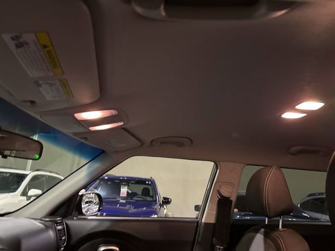 Used 2017 Kia Soul + image 39