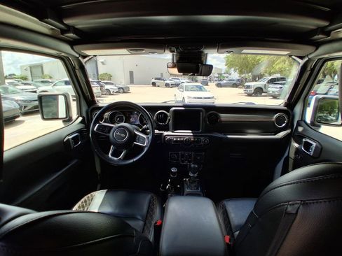 Used 2021 Jeep Wrangler Unlimited Sahara AWD/4WD image 10