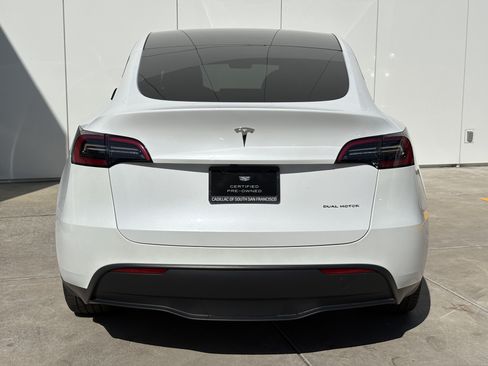 Used 2024 Tesla Model Y Long Range AWD/4WD image 8