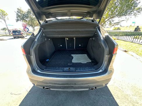 Used 2018 Jaguar F-PACE R-Sport image 22