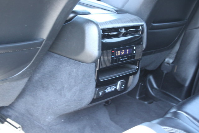 Used 2024 Jeep Wagoneer L Series II w/ Flexible Seating Group AWD/4WD image 40