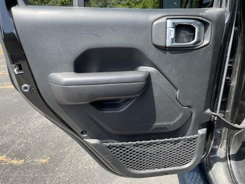 Used 2020 Jeep Gladiator Sport AWD/4WD image 38