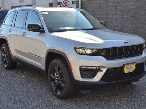 New 2025 Jeep Grand Cherokee Limited w/ Black Appearance Package image 2