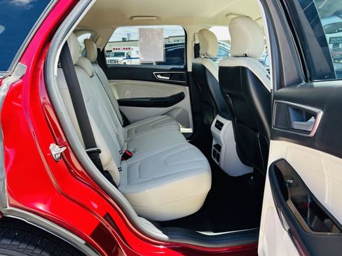 Used 2017 Ford Edge Titanium w/ Technology Package FWD image 29