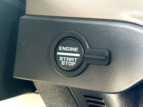 Used 2025 Ford Bronco Outer Banks AWD/4WD image 16
