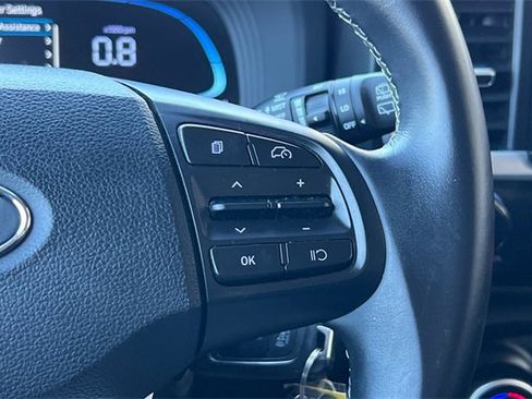 Used 2023 Hyundai Venue SEL image 29