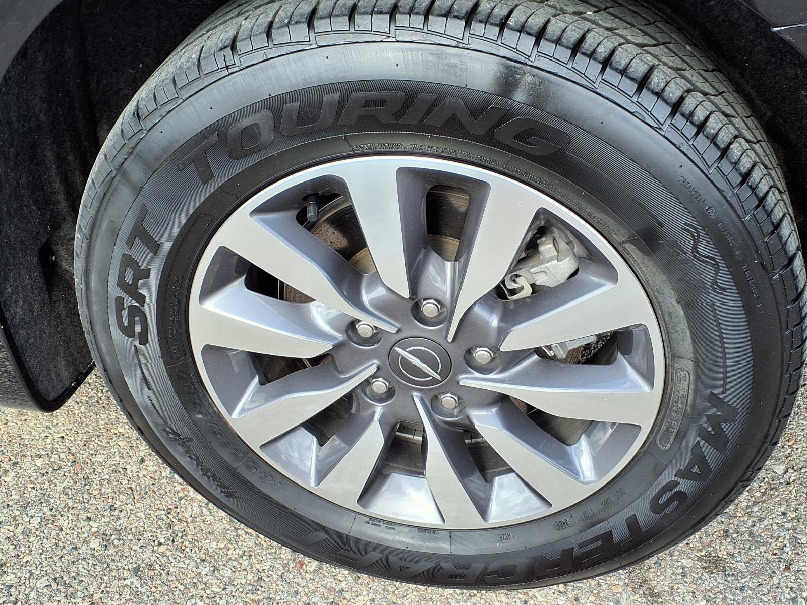 Used 2024 Chrysler Pacifica Limited FWD image 7