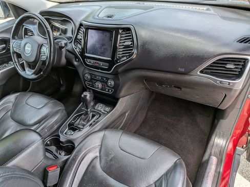 Used 2019 Jeep Cherokee Limited w/ Technology Group AWD/4WD image 29