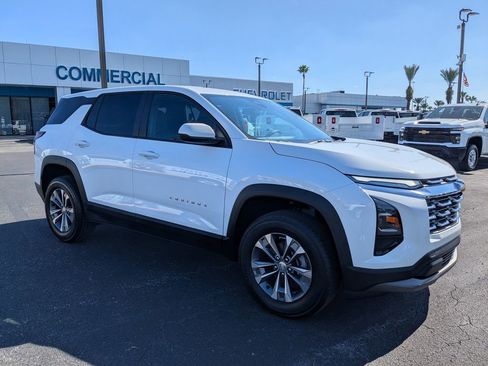 New 2026 Chevrolet Equinox LT image 2