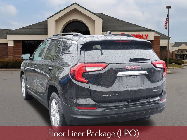 Used 2022 GMC Terrain SLE w/ Driver Convenience Package AWD/4WD image 4