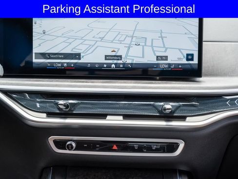 Used 2025 BMW X7 xDrive40i w/ M Sport Package AWD/4WD image 19