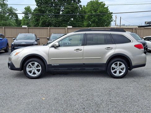 Used 2014 Subaru Outback 2.5i Premium AWD/4WD image 8