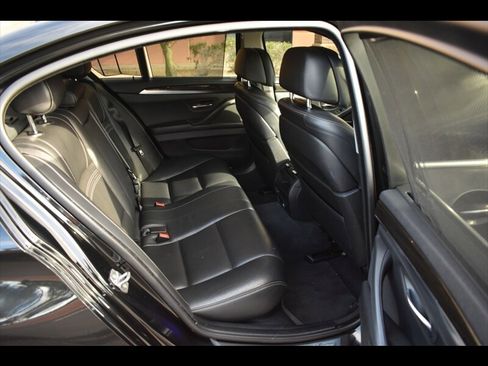 Used 2016 BMW 550i Sedan image 24