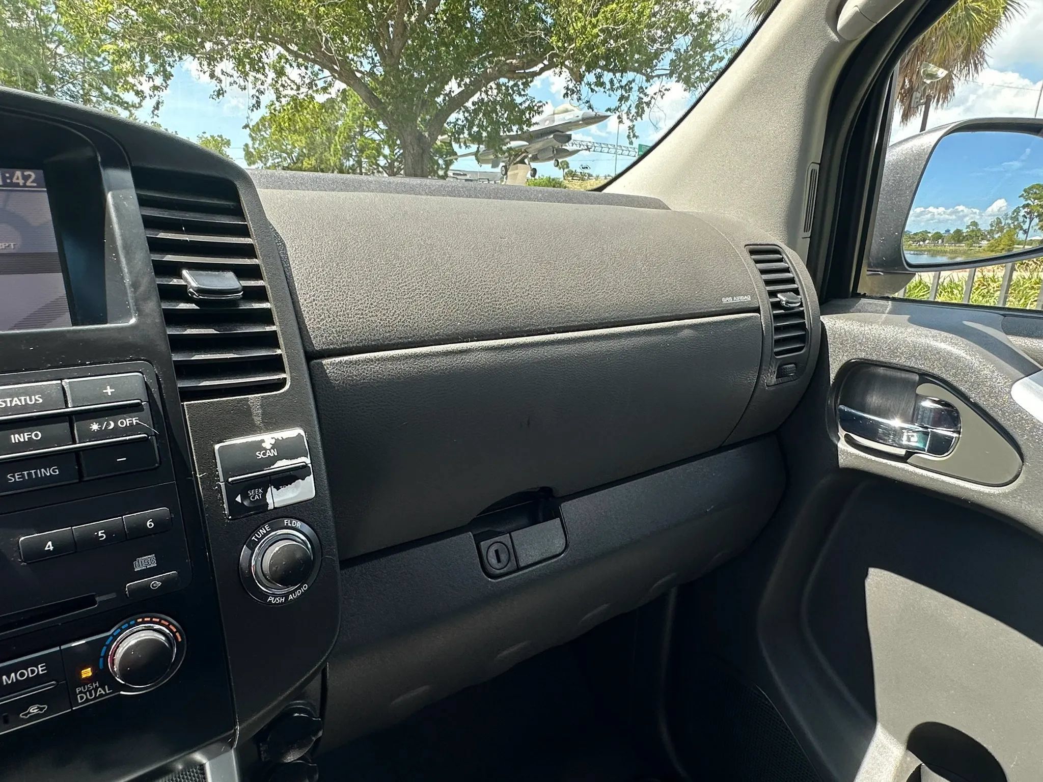 Used 2008 Nissan Pathfinder SE AWD/4WD image 42