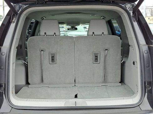 Used 2023 GMC Acadia SLT image 32