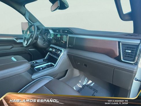 Used 2025 GMC Sierra 2500 Denali image 35