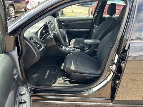 Used 2014 Dodge Avenger SE FWD image 14