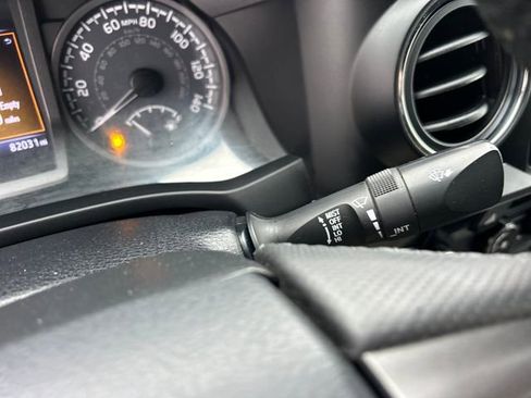 Used 2017 Toyota Tacoma TRD Off-Road image 17