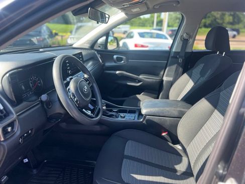 Used 2021 Kia Sorento LX FWD image 13