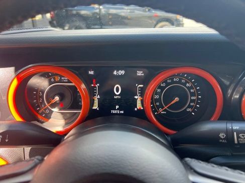 Used 2022 Jeep Gladiator Sport AWD/4WD image 9