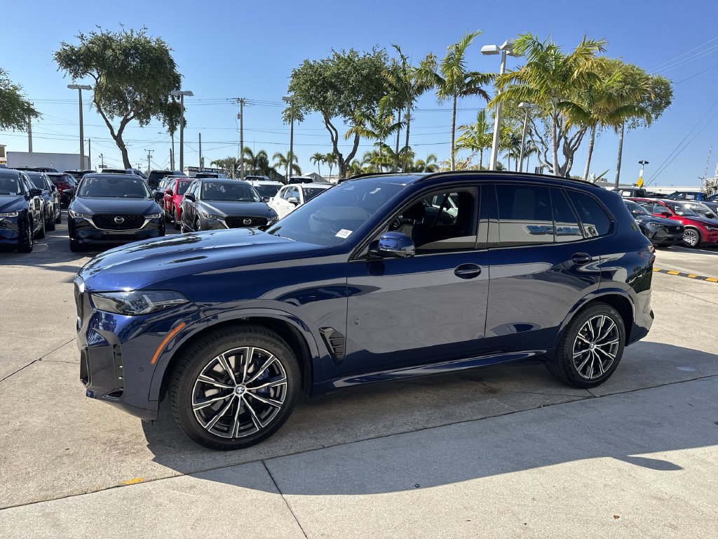 Used 2024 BMW X5 xDrive40i w/ M Sport Package AWD/4WD image 10