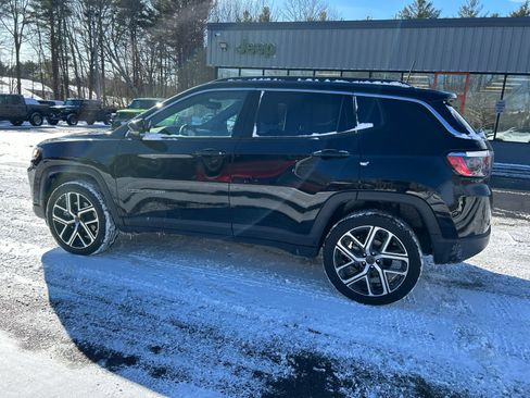 Used 2025 Jeep Compass Limited w/ Sun & Sound Group image 14