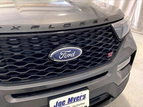 Used 2020 Ford Explorer ST w/ ST Street Pack image 7
