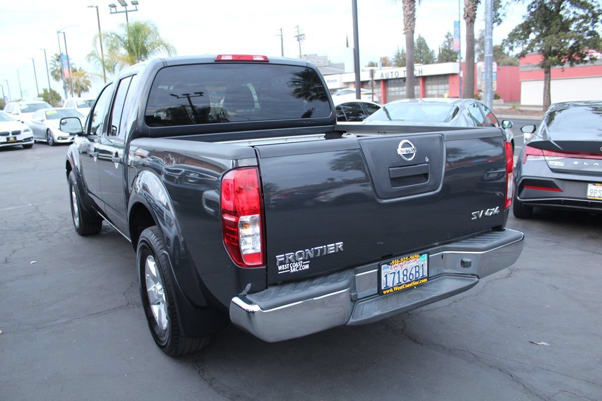 Used 2011 Nissan Frontier SV w/ SV Premium Utility Pkg AWD/4WD image 5