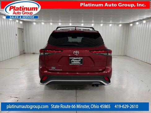 Used 2021 Toyota Highlander XSE FWD image 4
