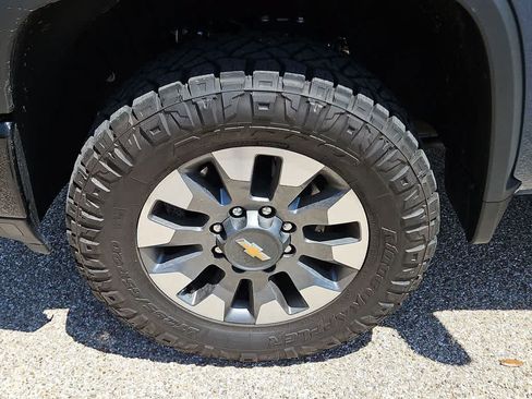 Used 2026 Chevrolet Silverado 2500 Custom w/ Z71 Off-Road Package AWD/4WD image 12