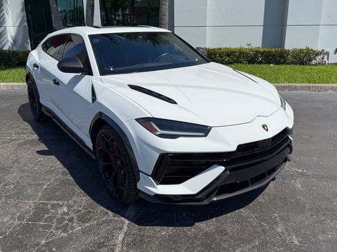 Used 2023 Lamborghini Urus Performante AWD/4WD image 5