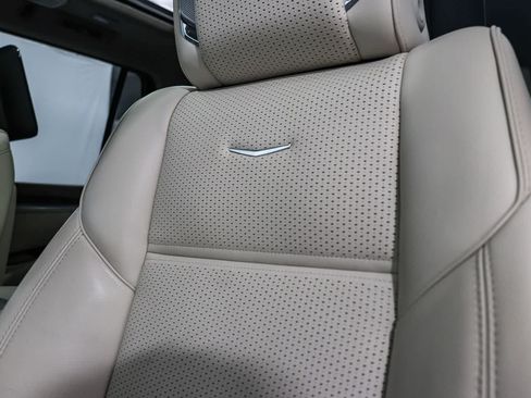 Used 2025 Cadillac Escalade Sport Platinum w/ LPO, Floor Liner Package AWD/4WD image 28