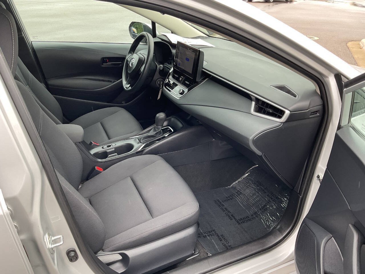 Used 2025 Toyota Corolla LE FWD image 45