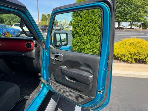 Used 2020 Jeep Wrangler Unlimited Rubicon w/ Steel Bumper Group AWD/4WD image 17