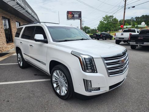 Used 2019 Cadillac Escalade Platinum AWD/4WD image 7