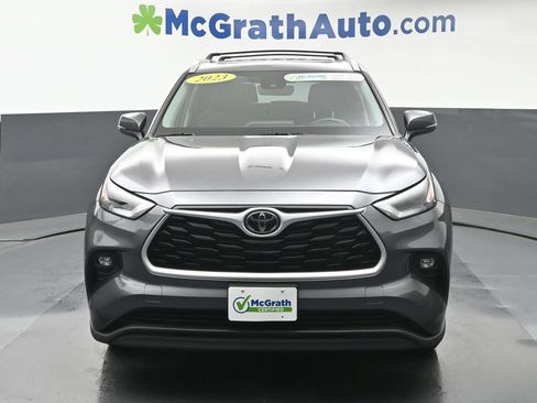 Used 2023 Toyota Highlander XLE AWD/4WD image 6