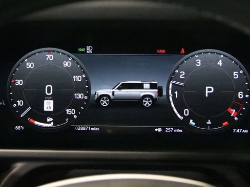 Used 2025 Land Rover Defender 110 S image 44