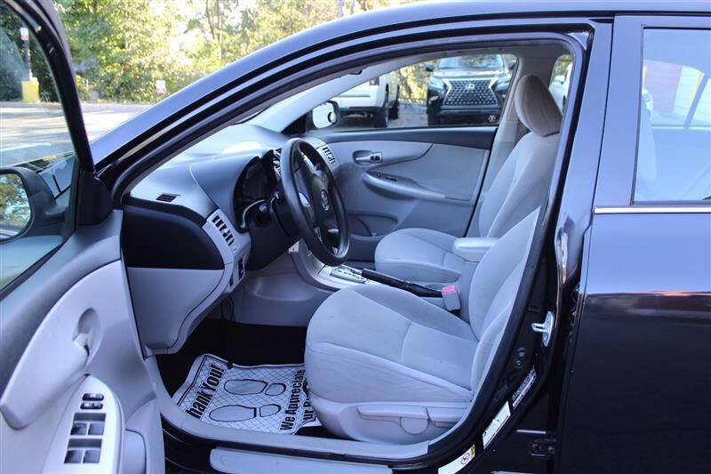 Used 2013 Toyota Corolla LE FWD image 10