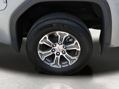 Used 2025 GMC Sierra 1500 SLT AWD/4WD image 9