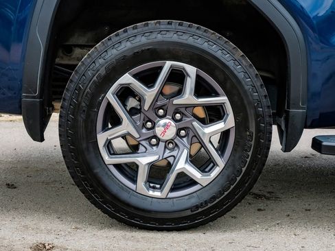 Used 2023 GMC Sierra 1500 SLT image 60