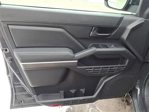 Certified 2025 Toyota Tacoma SR5 image 6