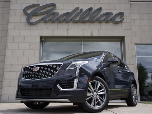 Used 2025 Cadillac XT5 Premium Luxury image 11