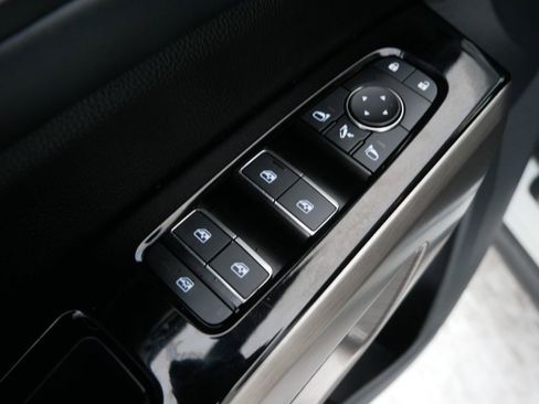 Used 2024 Nissan Pathfinder Platinum image 15