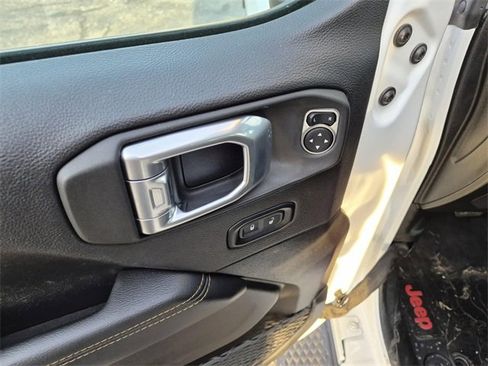 Used 2023 Jeep Gladiator Overland image 19