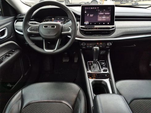 Used 2022 Jeep Compass Latitude image 16