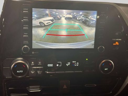 Used 2020 Toyota Highlander LE AWD/4WD image 34