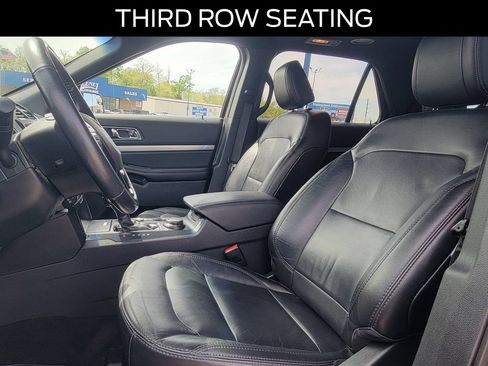 Certified 2018 Ford Explorer XLT w/ Equipment Group 202A AWD/4WD image 19