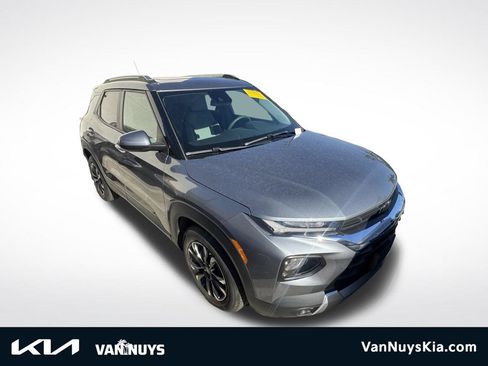 Used 2021 Chevrolet TrailBlazer LT w/ Sun and Liftgate Package FWD image 1