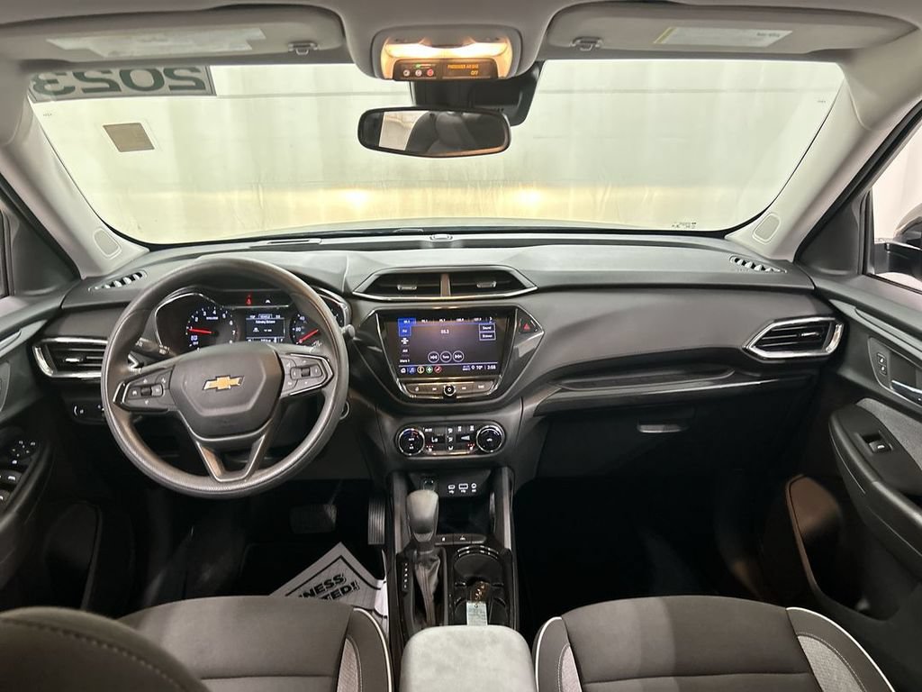 Certified 2023 Chevrolet TrailBlazer LT w/ Convenience Package FWD image 18